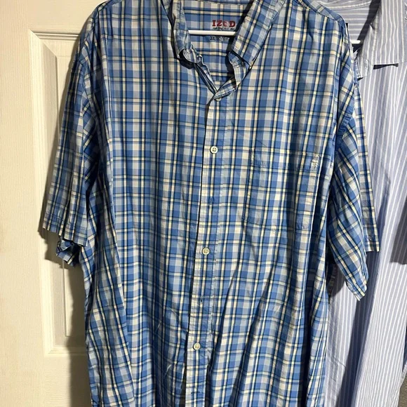 3- 3x bundle button down Shirts - Picture 4 of 7